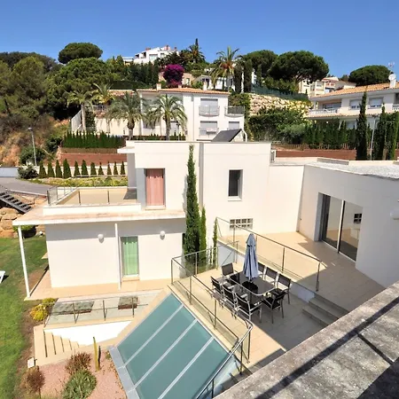 Tortuga Villa Lloret de Mar
